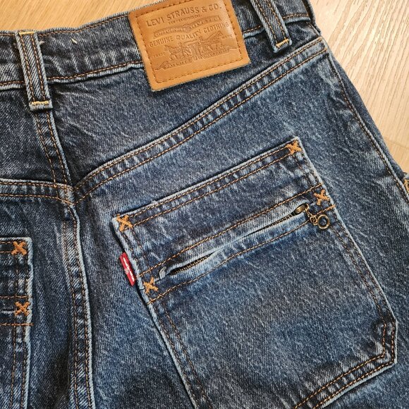 Levi's Ribcage Bell Vintage Women's Jeans - Picture 10 of 14